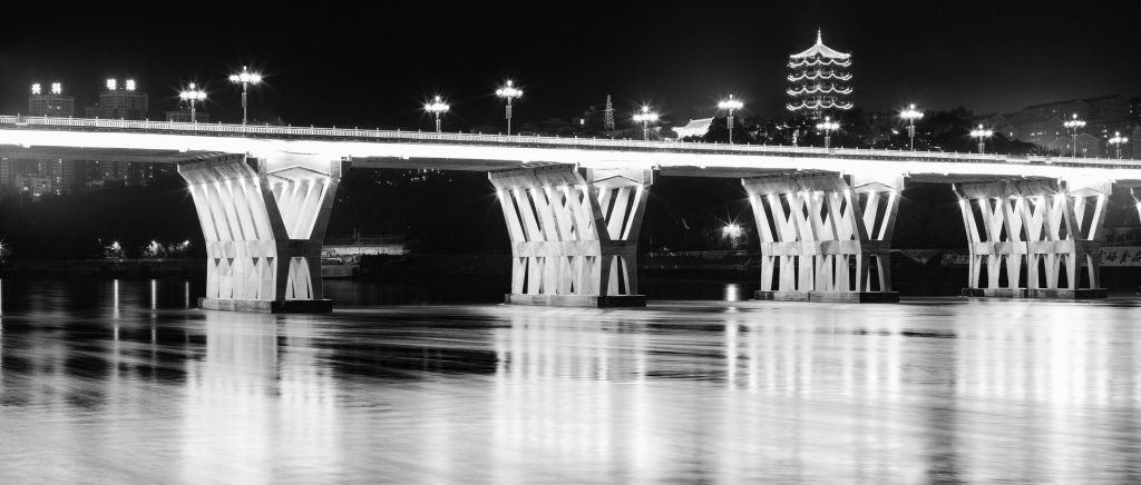 Night view of Hanjiang bridge over the Han river
